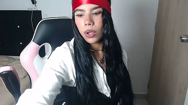 MayaScott11 online show from November 2025 07:13:02 PM