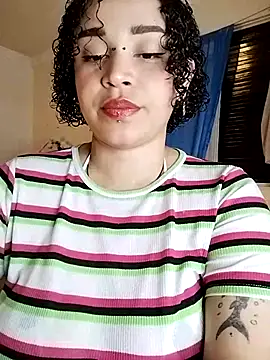 Snapshot of Julie_wallace chatting on October 2025 03:55:01 PM Julie wallace online show from October 2025 03:55:01 PM