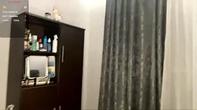 Snapshot of YourLittleElfie chatting on September 2025 03:05:01 PM YourLittleElfie online show from September 2025 03:05:01 PM