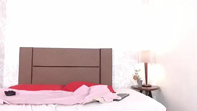 Ava Raye online show from April 2026 07:18:01 PM