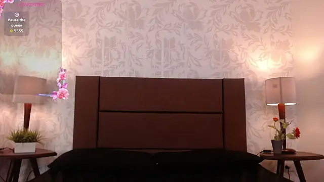 Ava Raye online show from October 2025 07:57:02 PM