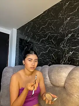 Isabella Montoya online show from September 2025 01:06:01 PM