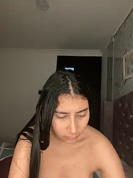 Isabella Montoya online show from October 2025 01:11:01 PM