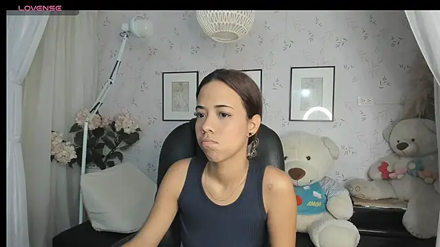 Anntonellaa online show from November 2025 12:15:02 PM