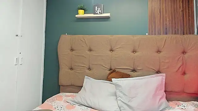 Lilithmuller  online show from September 2025 11:50:01 AM