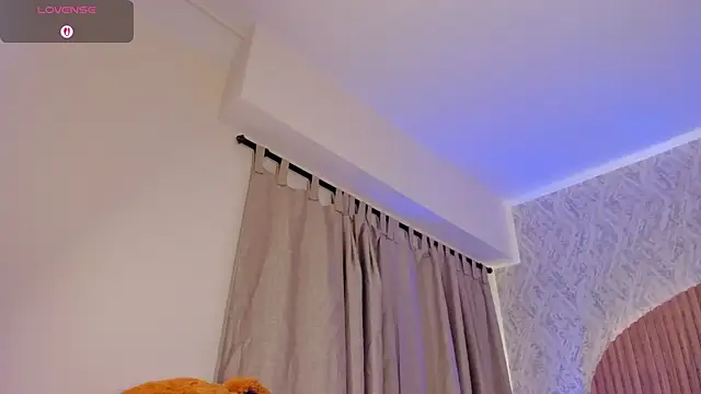 Sophiie Belle online show from September 2025 08:37:01 PM