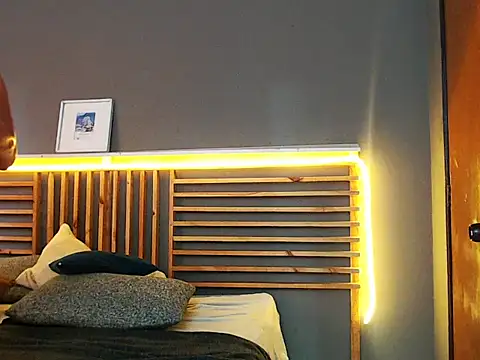 arnold taylor online show from February 2026 10:45:02 PM