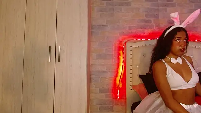 oliviarichard  online show from October 2025 08:21:02 PM