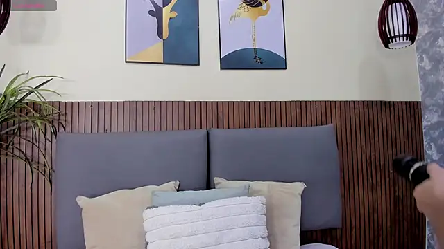 EmillyHarper  online show from November 2025 04:30:01 AM