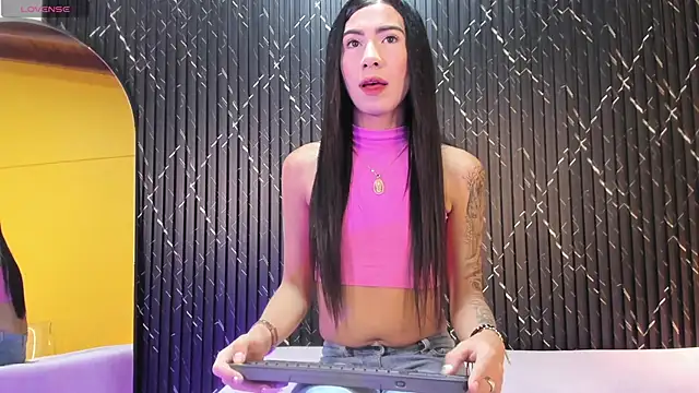 Miss Ariaa online show from September 2025 12:00:02 PM