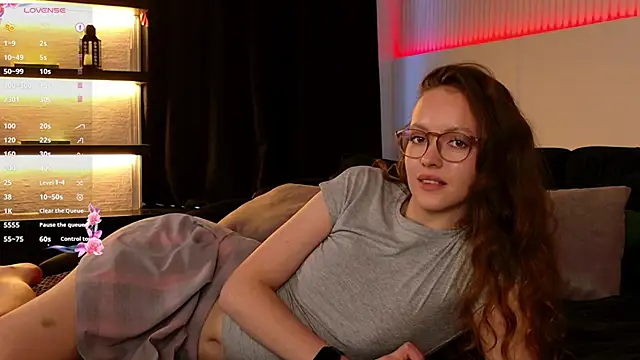 Snapshot of SallyPinkman chatting on November 2025 12:09:02 PM SallyPinkman online show from November 2025 12:09:02 PM