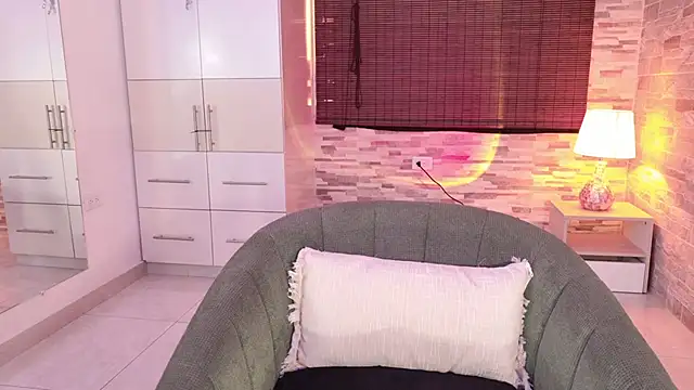 Vicky kittyy online show from December 2025 12:51:01 PM