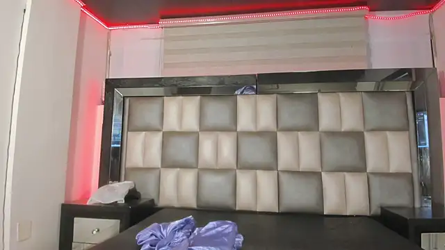 abbiecollins js online show from November 2025 03:23:02 AM