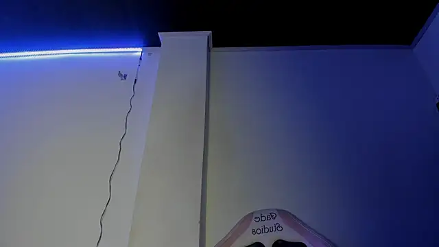 abbiecollins js online show from April 2026 04:30:01 AM