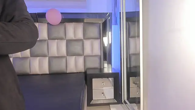 abbiecollins js online show from November 2025 03:28:02 AM