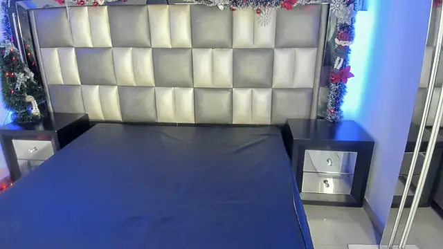 abbiecollins js online show from December 2025 04:15:01 AM