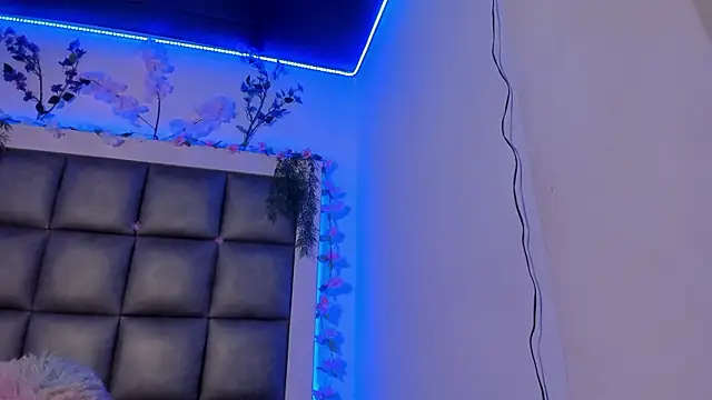 abbiecollins js online show from March 2026 04:22:01 AM