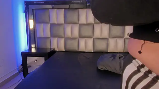 abbiecollins js online show from January 2026 04:49:02 AM