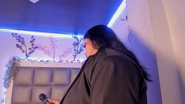 abbiecollins js online show from February 2026 04:34:02 AM