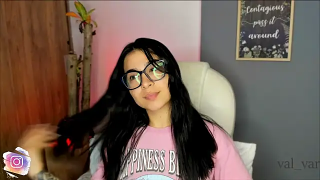 val varago online show from November 2025 02:17:02 AM