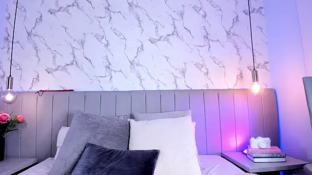 Amber Santana online show from November 2025 09:18:02 PM