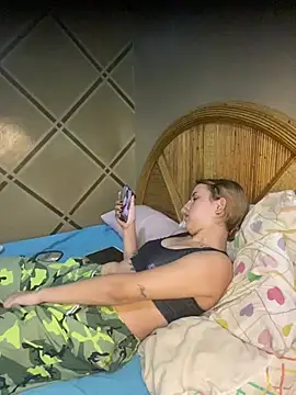 Snapshot of coupleyys chatting on July 2026 08:04:02 PM coupleyys online show from July 2026 08:04:02 PM