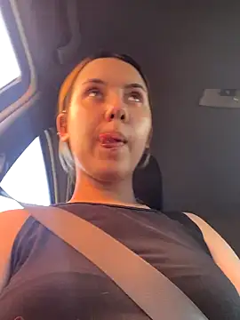 coupleyys online show from November 2025 09:08:01 PM