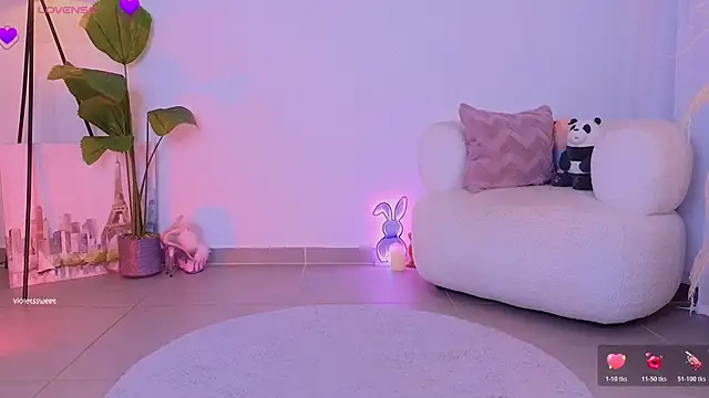 violetssweet online show from October 2025 01:04:01 AM