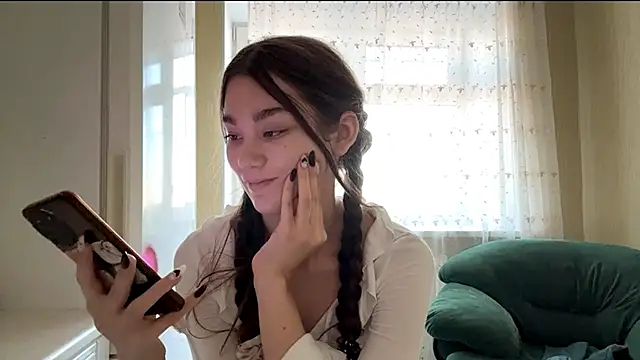 Cuteviola online show from September 2025 08:43:01 AM