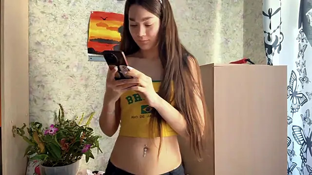 Cuteviola online show from April 2026 01:18:02 AM