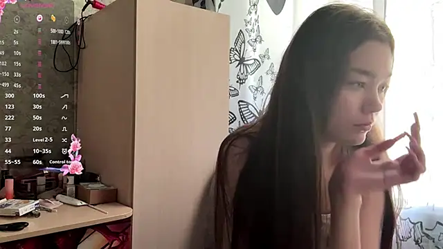 Cuteviola online show from June 2026 12:43:01 AM