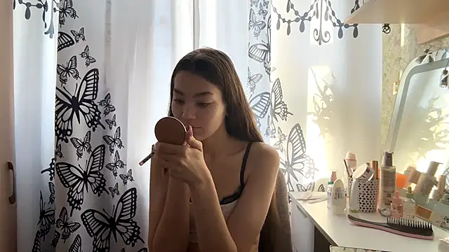 Cuteviola online show from February 2026 12:52:02 AM