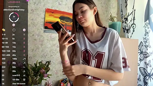 Cuteviola online show from April 2026 01:01:02 AM