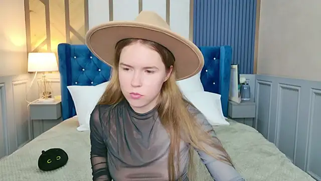 Snapshot of Alida_Brice chatting on November 2025 05:56:02 PM Alida Brice online show from November 2025 05:56:02 PM