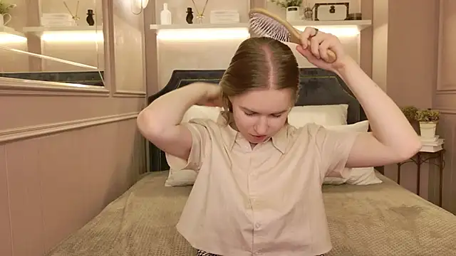 Snapshot of Alida_Brice chatting on December 2025 08:09:02 AM Alida Brice online show from December 2025 08:09:02 AM