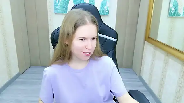 Snapshot of Alida_Brice chatting on November 2025 06:06:01 AM Alida Brice online show from November 2025 06:06:01 AM