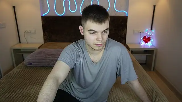 Vikki George online show from December 2025 01:28:01 AM