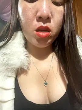 Snapshot of Luna-ass chatting on December 2025 01:06:02 AM Luna-ass online show from December 2025 01:06:02 AM