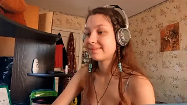 QutieDaSweet online show from October 2025 06:51:01 AM