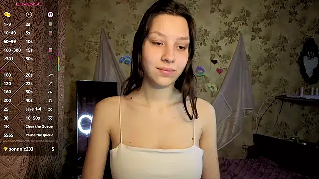 QutieDaSweet online show from February 2026 01:28:01 AM