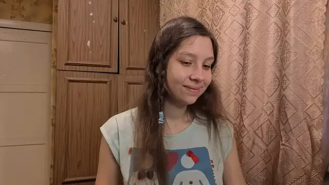 QutieDaSweet online show from November 2025 02:14:02 AM