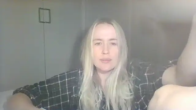 Snapshot of Frosian chatting on October 2025 09:37:01 PM Frosian online show from October 2025 09:37:01 PM