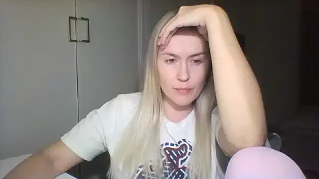 Snapshot of Frosian chatting on September 2025 07:42:02 PM Frosian online show from September 2025 07:42:02 PM