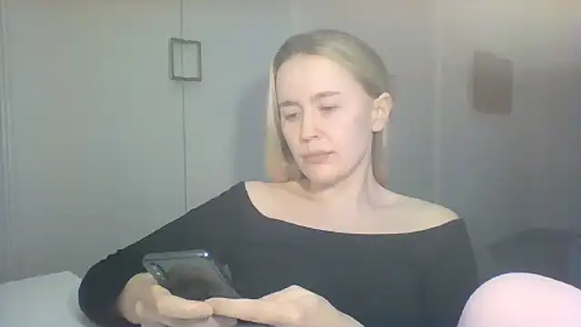 Snapshot of Frosian chatting on November 2025 07:40:01 PM Frosian online show from November 2025 07:40:01 PM