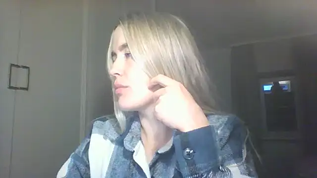 Snapshot of Frosian chatting on September 2025 06:03:02 PM Frosian online show from September 2025 06:03:02 PM