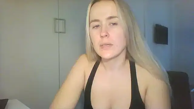 Snapshot of Frosian chatting on October 2025 10:06:01 AM Frosian online show from October 2025 10:06:01 AM