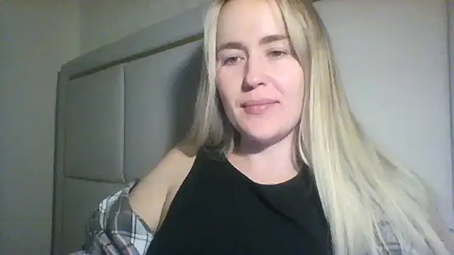 Snapshot of Frosian chatting on October 2025 10:11:01 PM Frosian online show from October 2025 10:11:01 PM