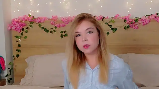 Lilith Bonheur online show from October 2025 08:41:01 PM