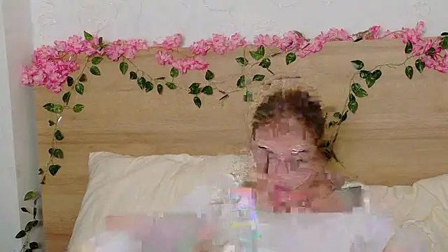 Lilith Bonheur online show from October 2025 08:11:02 PM