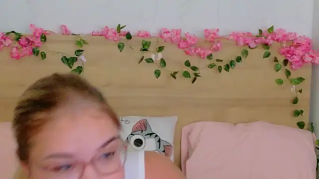 Lilith Bonheur online show from November 2025 10:53:01 PM